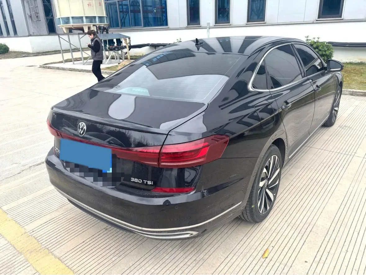 2024 Volkswagen Passat 2.0T 220HP L4 7DCT,autocango,china used car exporter,china ev exporter,chinese used car exporter,chinese used ev exporter