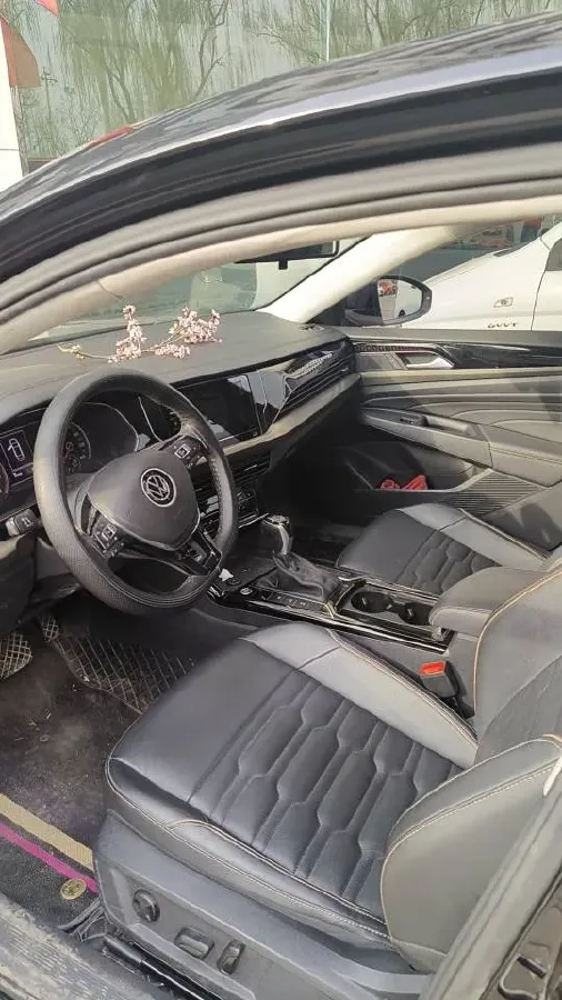 2020 Volkswagen Passat 2.0T 186HP L4 7DCT,autocango,china used car exporter,china ev exporter,chinese used car exporter,chinese used ev exporter