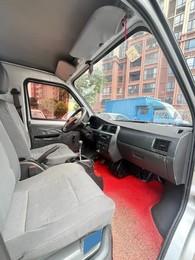 2015 WuLing RongGuang V 1.5L 112HP L4 5MT,autocango,china used car exporter,china ev exporter,chinese used car exporter,chinese used ev exporter