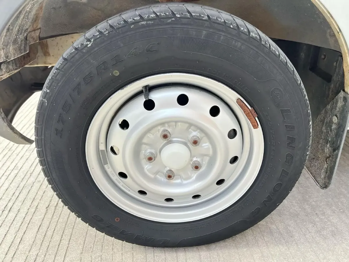 2015 WuLing RongGuang V 1.5L 112HP L4 5MT,autocango,china used car exporter,china ev exporter,chinese used car exporter,chinese used ev exporter