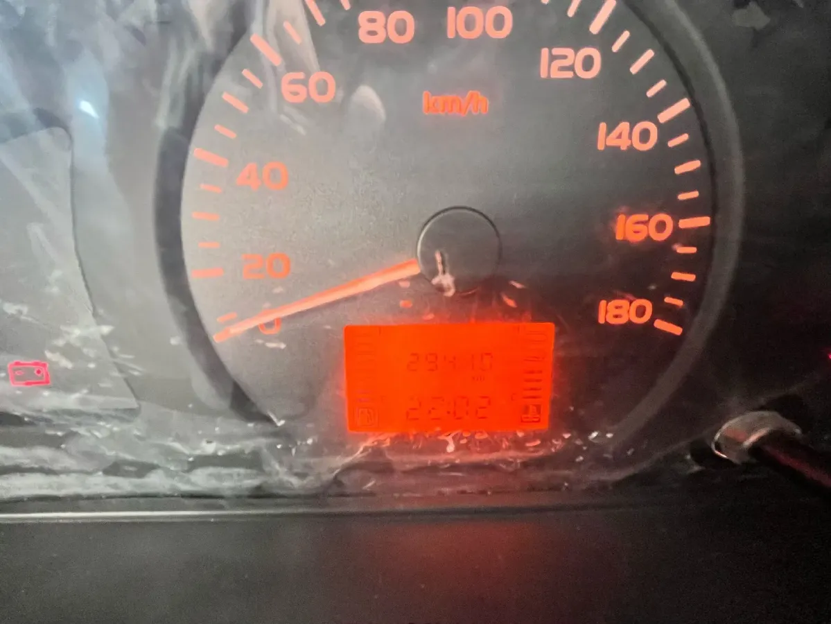 2015 WuLing RongGuang V 1.5L 112HP L4 5MT,autocango,china used car exporter,china ev exporter,chinese used car exporter,chinese used ev exporter