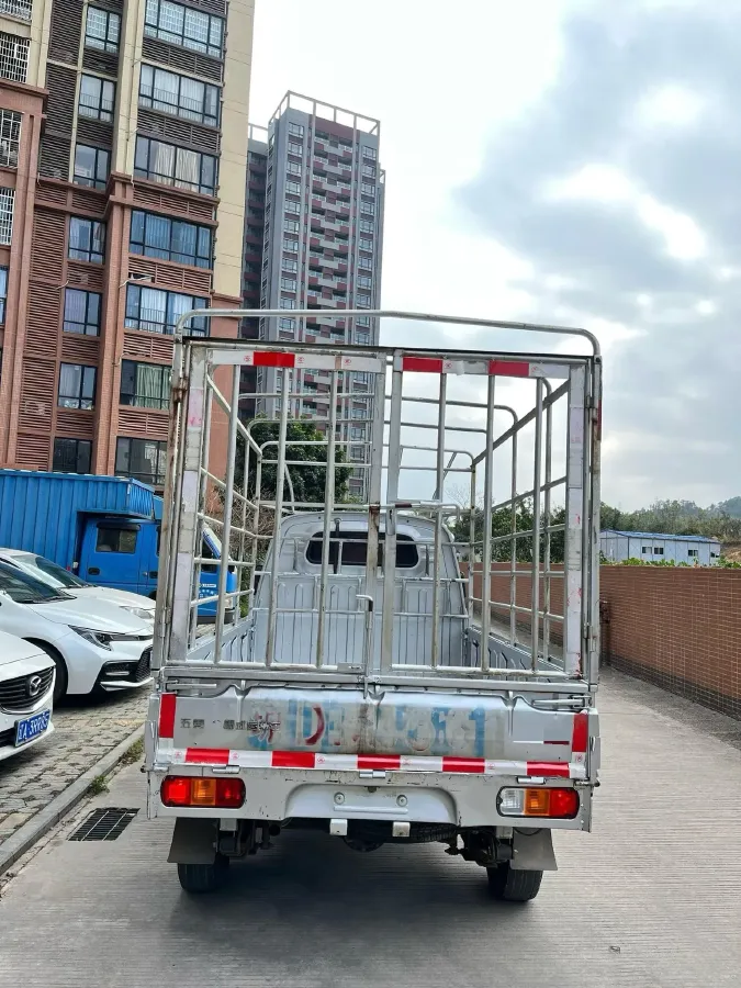 2015 WuLing RongGuang V 1.5L 112HP L4 5MT,autocango,china used car exporter,china ev exporter,chinese used car exporter,chinese used ev exporter