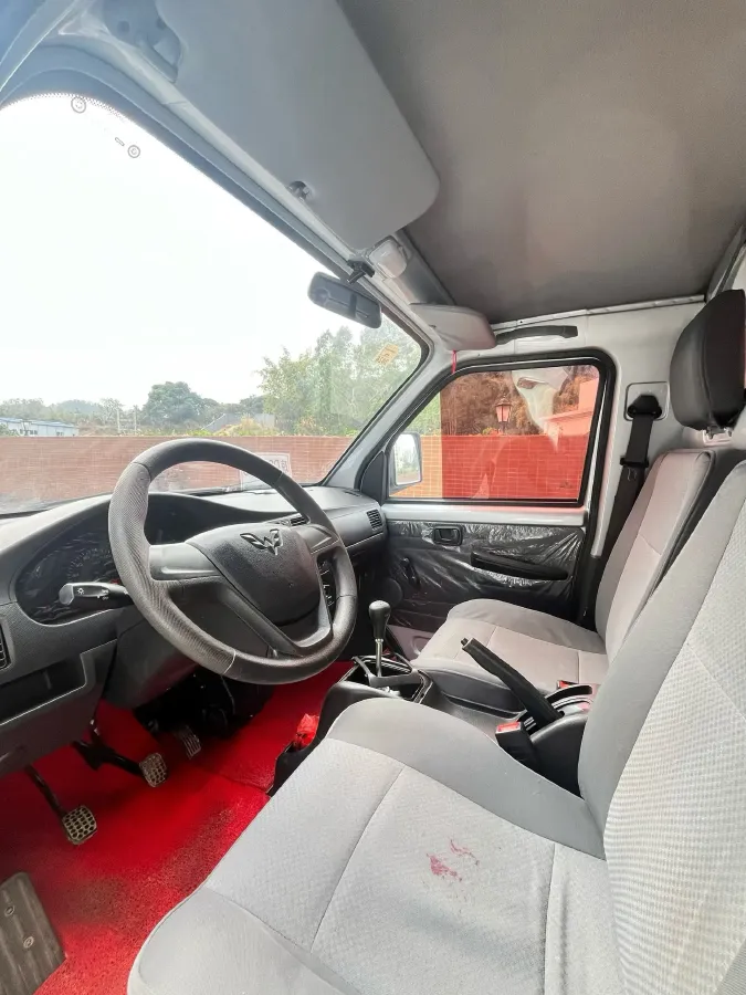 2015 WuLing RongGuang V 1.5L 112HP L4 5MT,autocango,china used car exporter,china ev exporter,chinese used car exporter,chinese used ev exporter