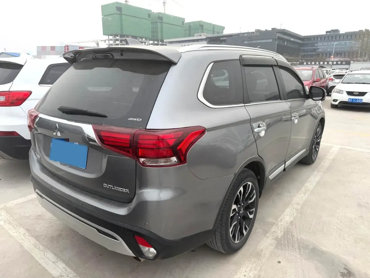 2019 Mitsubishi Outlander 2.4L 192HP L4 CVT,autocango,china used car exporter,china ev exporter,chinese used car exporter,chinese used ev exporter