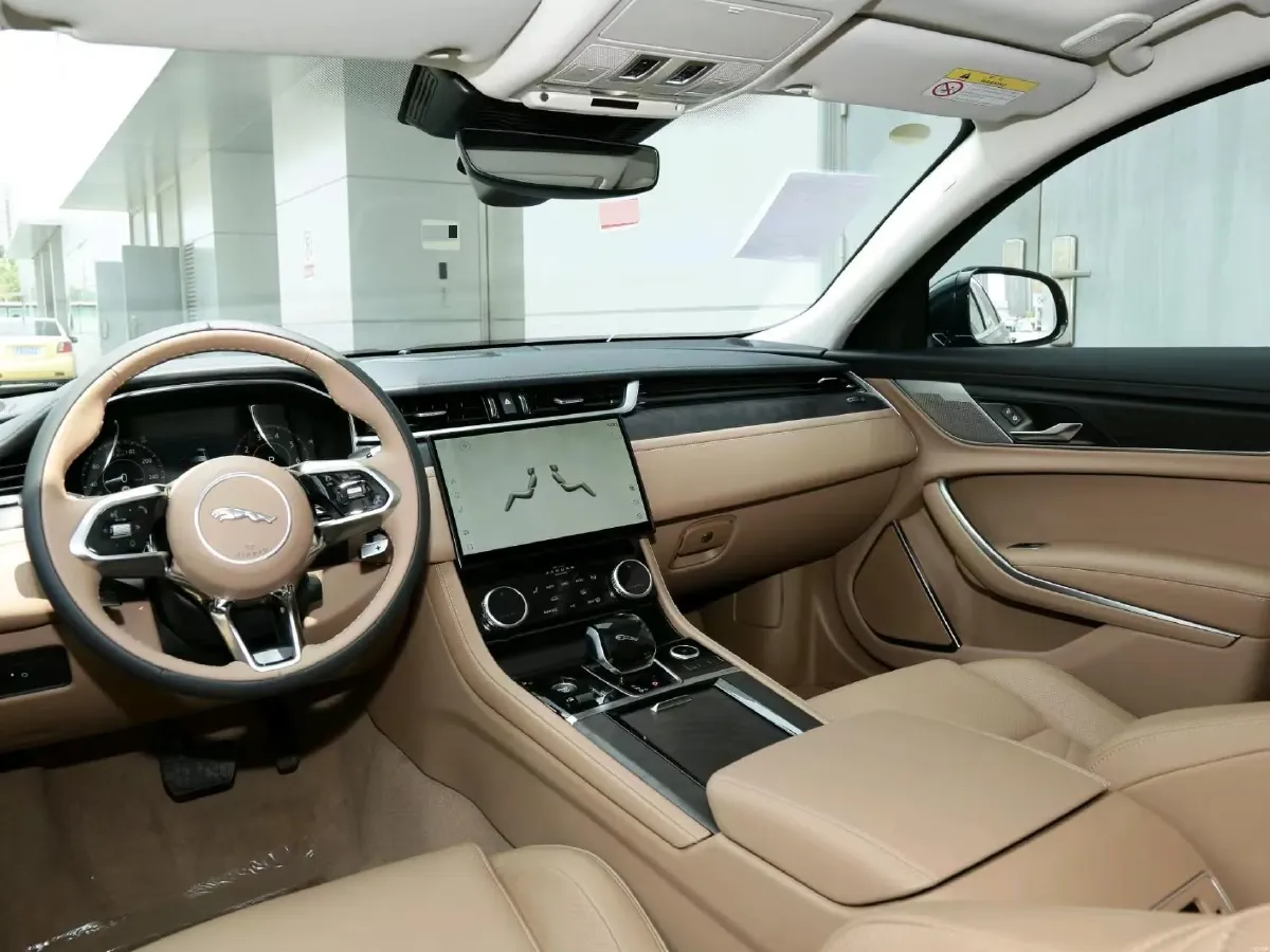 2023 Jaguar XFL 2.0T 250HP L4 8AT,autocango,china used car exporter,china ev exporter,chinese used car exporter,chinese used ev exporter