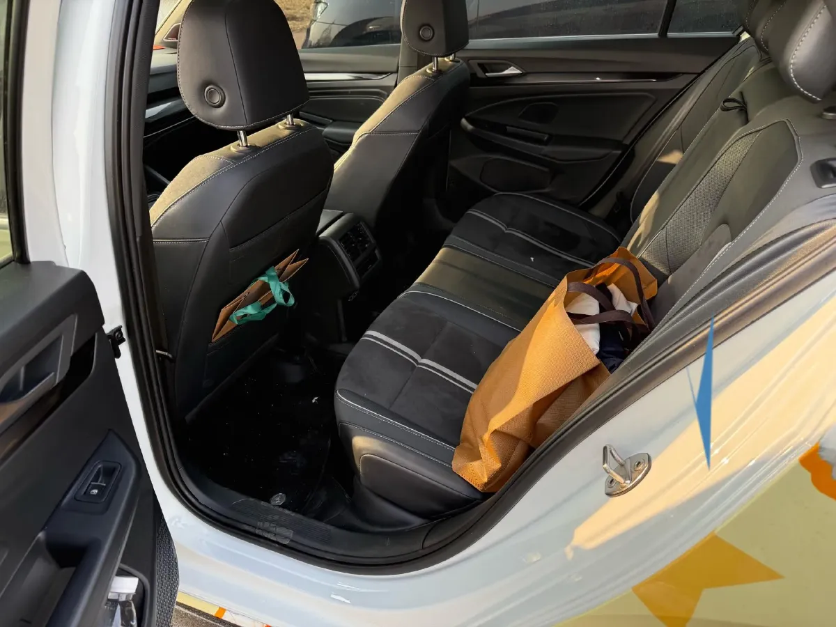 2023 Volkswagen Golf 1.4T 150HP L4 7DCT,autocango,china used car exporter,china ev exporter,chinese used car exporter,chinese used ev exporter