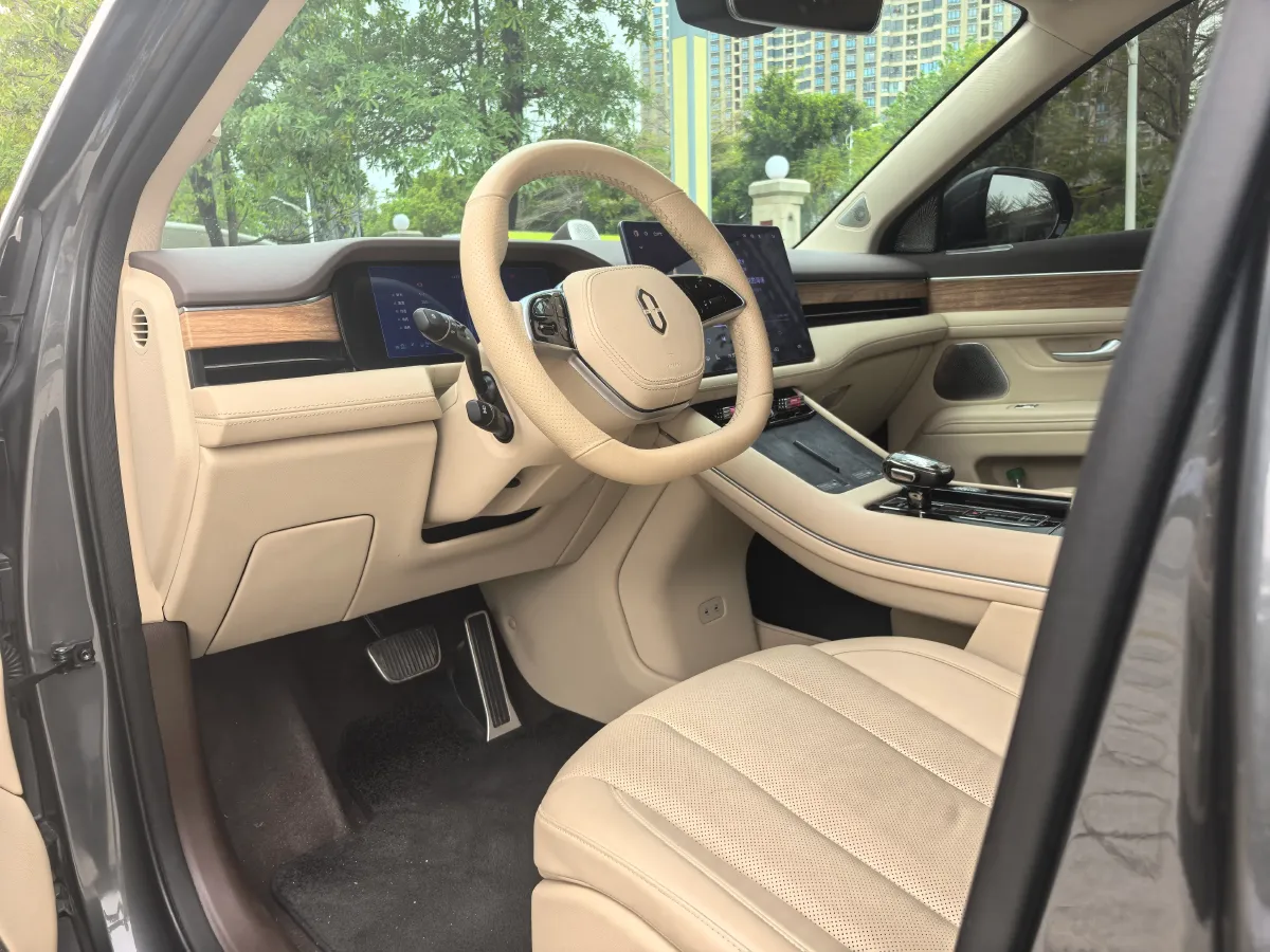 2024 Jaguar E-PACE 1.5T 200HP L3 8AT,autocango,china used car exporter,china ev exporter,chinese used car exporter,chinese used ev exporter