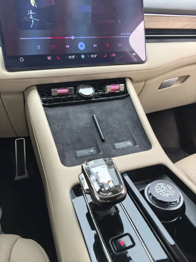 2024 Jaguar E-PACE 1.5T 200HP L3 8AT,autocango,china used car exporter,china ev exporter,chinese used car exporter,chinese used ev exporter