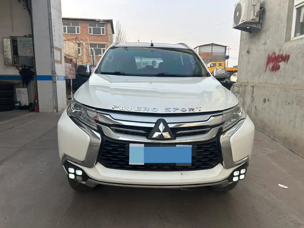 2019 Mitsubishi Pajero 3.0L 209HP V6 8AT,autocango,china used car exporter,china ev exporter,chinese used car exporter,chinese used ev exporter