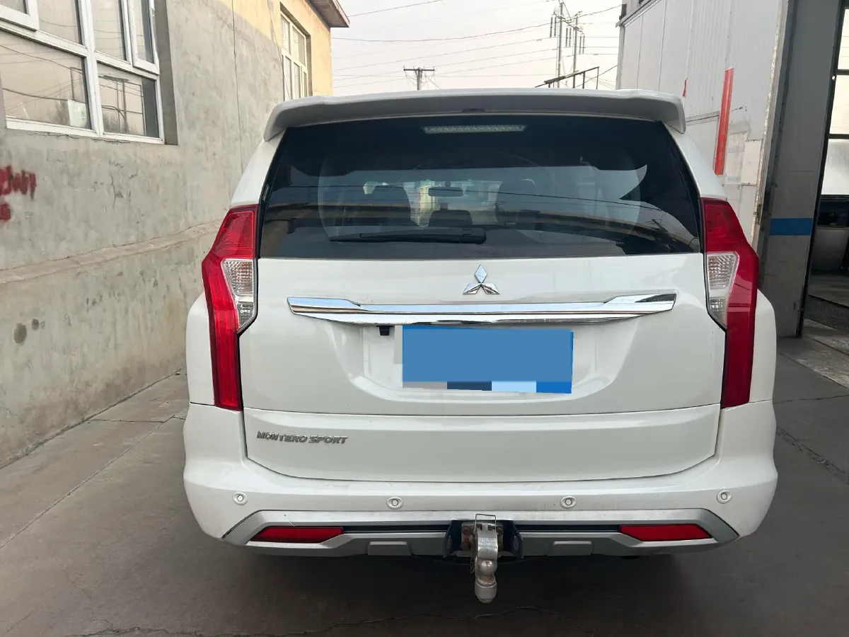 2019 Mitsubishi Pajero 3.0L 209HP V6 8AT,autocango,china used car exporter,china ev exporter,chinese used car exporter,chinese used ev exporter