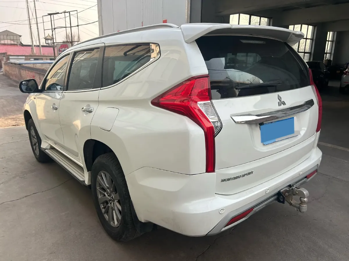 2019 Mitsubishi Pajero 3.0L 209HP V6 8AT,autocango,china used car exporter,china ev exporter,chinese used car exporter,chinese used ev exporter