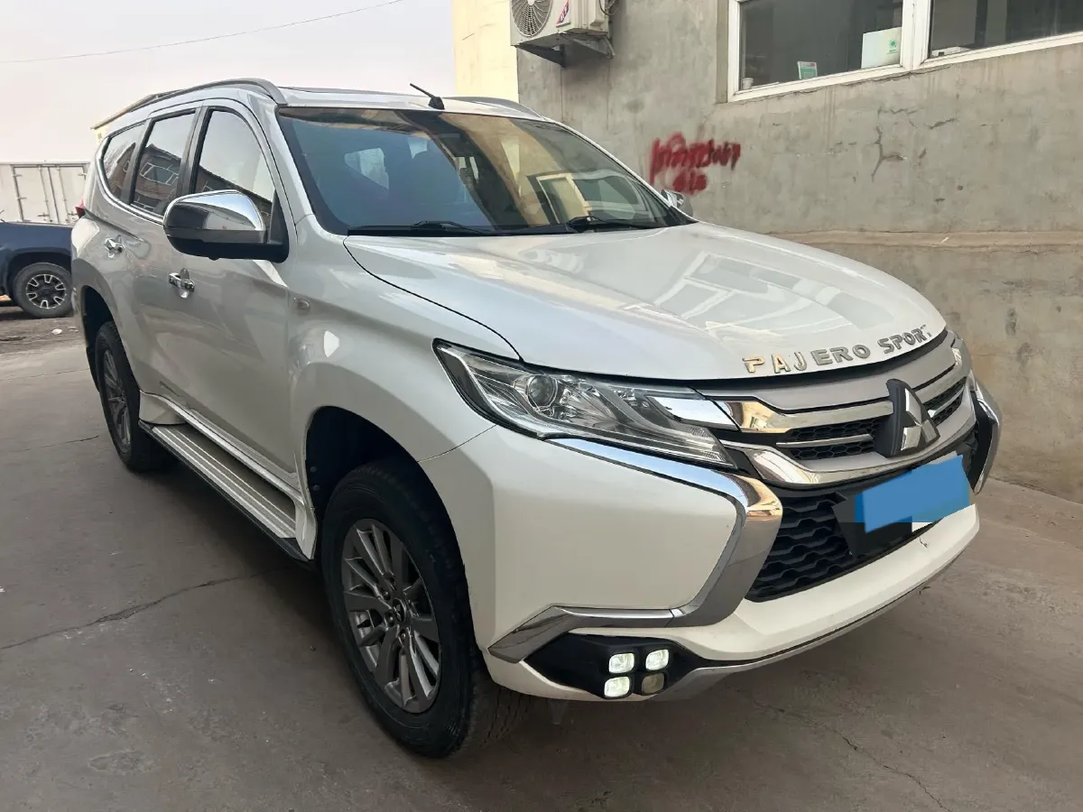 2019 Mitsubishi Pajero 3.0L 209HP V6 8AT,autocango,china used car exporter,china ev exporter,chinese used car exporter,chinese used ev exporter