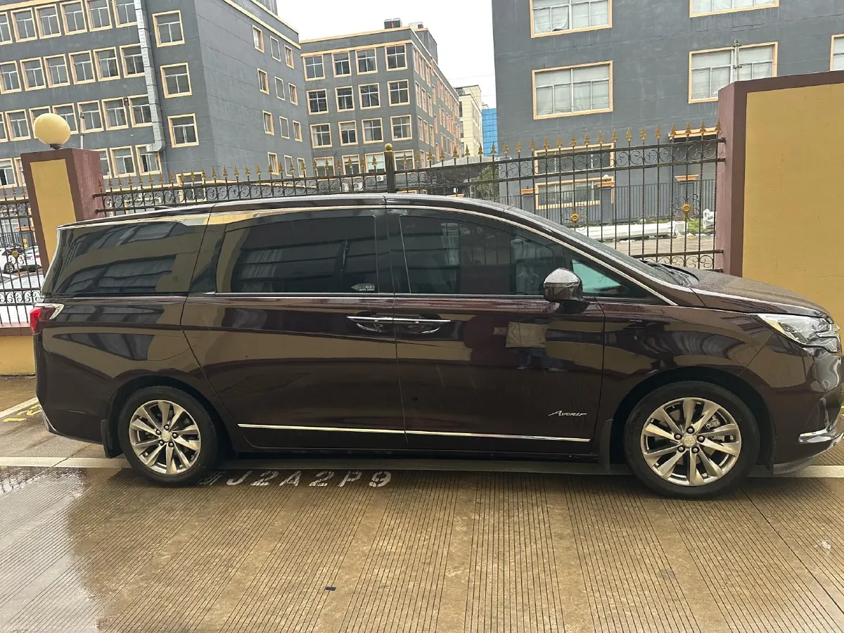 2022 Buick GL8 2.0T 237HP L4 9AT,autocango,china used car exporter,china ev exporter,chinese used car exporter,chinese used ev exporter