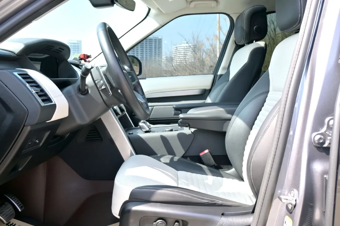 2024 Land Rover Discovery 3.0T 360HP L6 8AT,autocango,china used car exporter,china ev exporter,chinese used car exporter,chinese used ev exporter