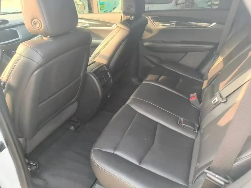 2021 Cadillac XT5 2.0T 237HP L4 9AT,autocango,china used car exporter,china ev exporter,chinese used car exporter,chinese used ev exporter