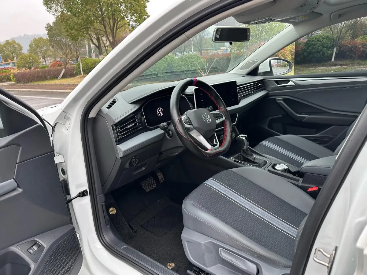 2025 Volkswagen Sagitar 1.2T 116HP L4 7DCT,autocango,china used car exporter,china ev exporter,chinese used car exporter,chinese used ev exporter