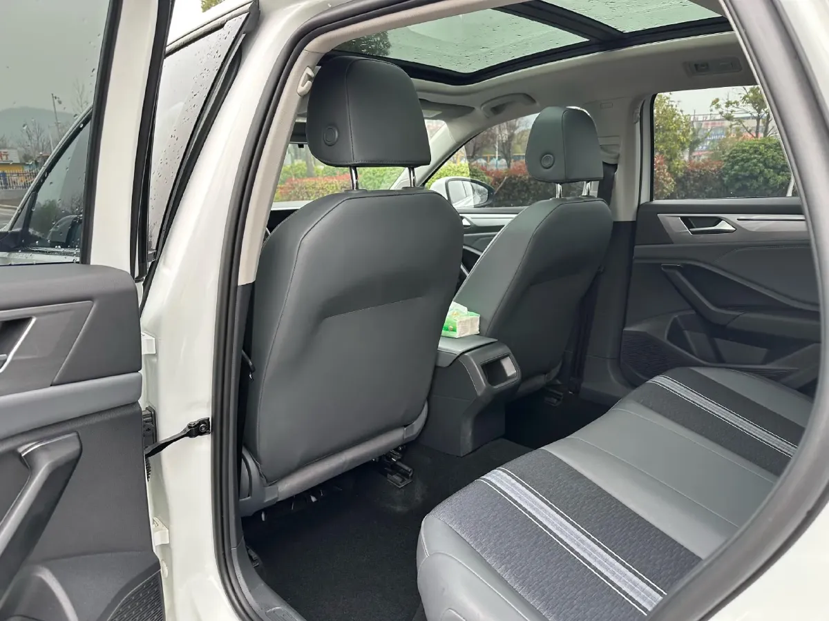 2025 Volkswagen Sagitar 1.2T 116HP L4 7DCT,autocango,china used car exporter,china ev exporter,chinese used car exporter,chinese used ev exporter