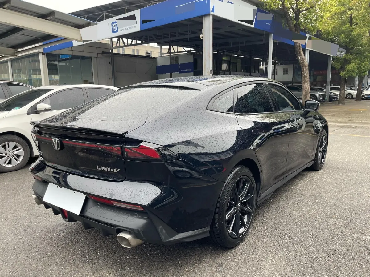 2024 ChangAn UNI-V 1.5T 188HP L4 7DCT,autocango,china used car exporter,china ev exporter,chinese used car exporter,chinese used ev exporter