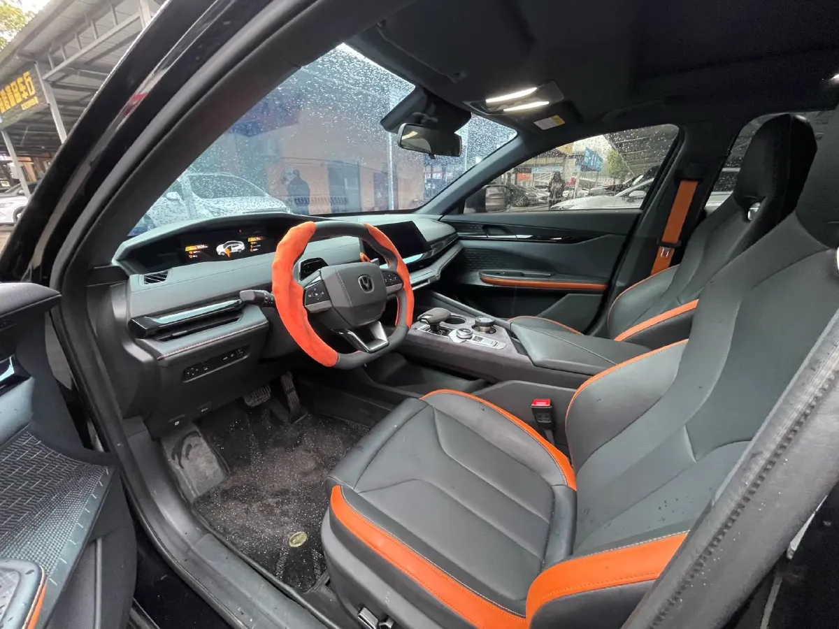 2024 ChangAn UNI-V 1.5T 188HP L4 7DCT,autocango,china used car exporter,china ev exporter,chinese used car exporter,chinese used ev exporter