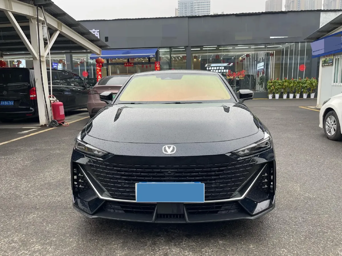 2024 ChangAn UNI-V 1.5T 188HP L4 7DCT,autocango,china used car exporter,china ev exporter,chinese used car exporter,chinese used ev exporter