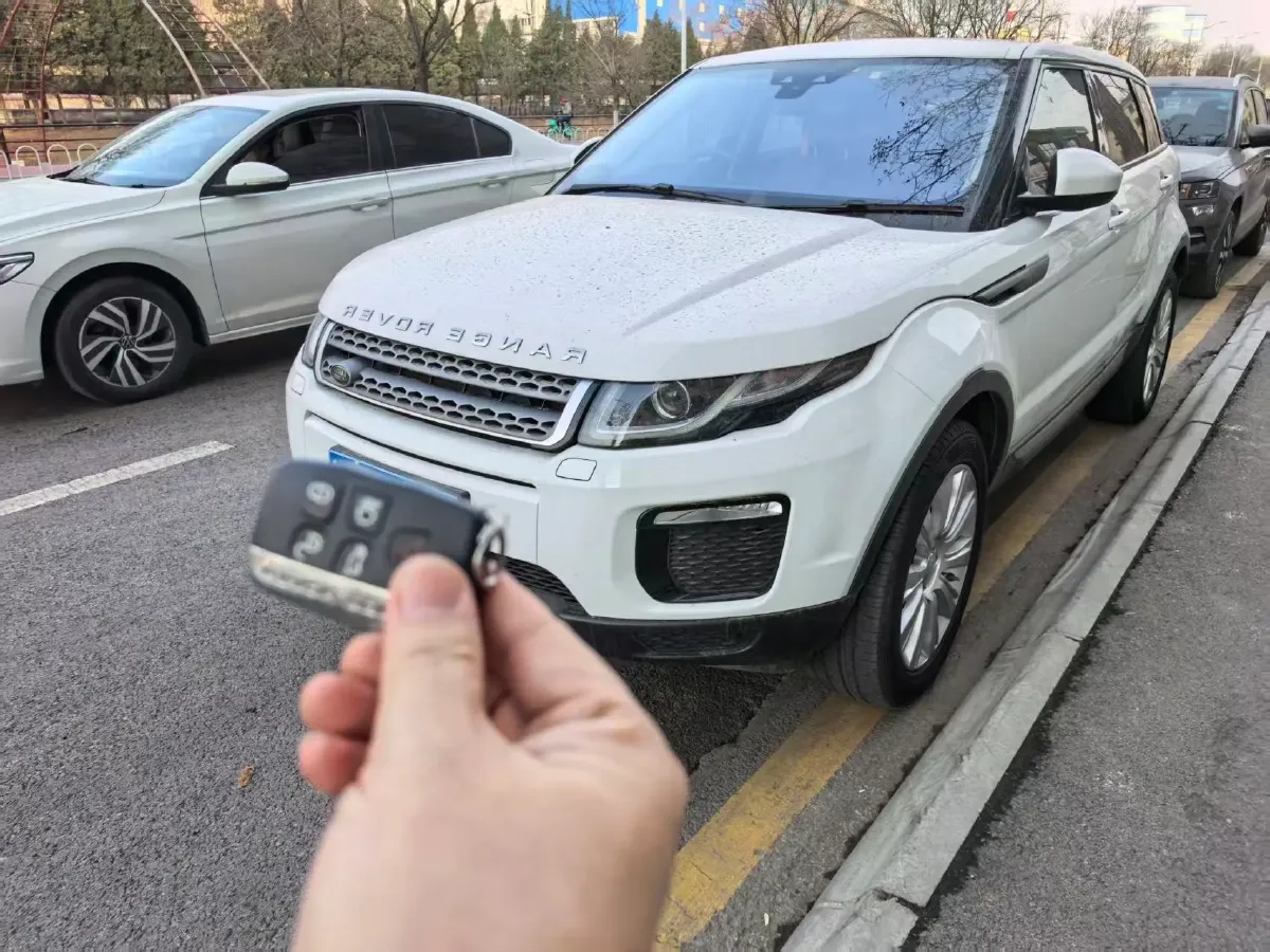 2018 Land Rover Range Rover Evoque 2.0T 241HP L4 9AT,autocango,china used car exporter,china ev exporter,chinese used car exporter,chinese used ev exporter