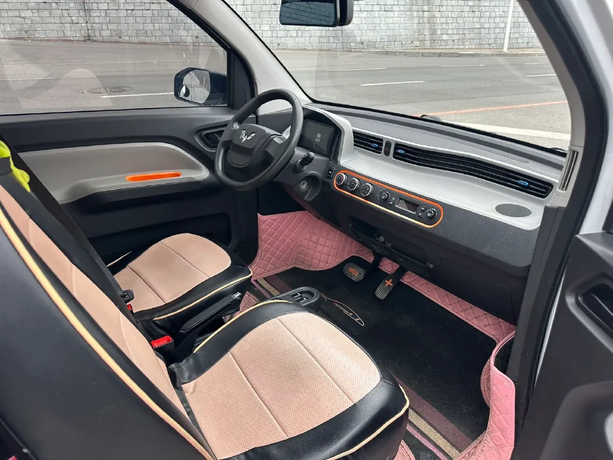 2021 WuLing HongGuang MINI EV BEV 13.8KWH,autocango,china used car exporter,china ev exporter,chinese used car exporter,chinese used ev exporter