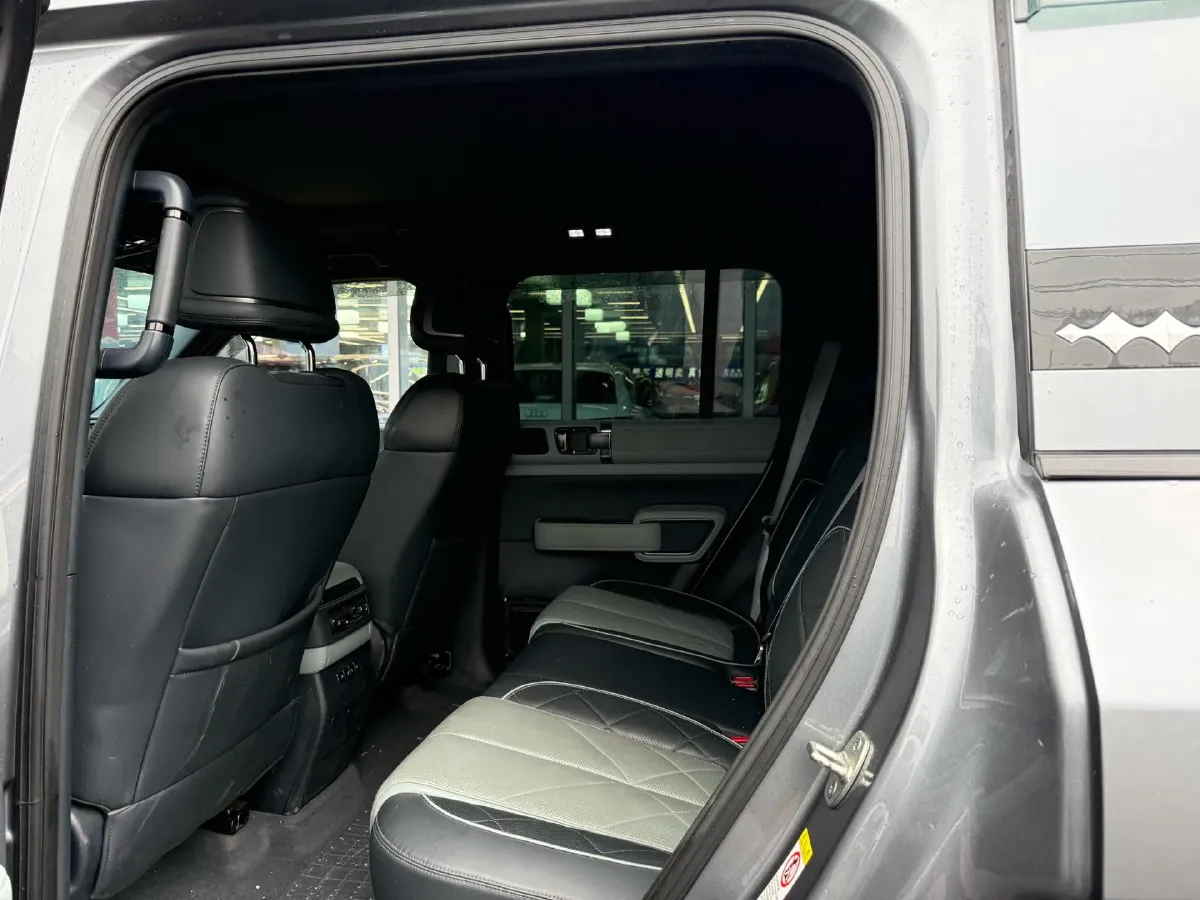 2025 FangChengBao Bao 5 1.5T 194HP L4 E-CVT PHEV 31.8KWH,autocango,china used car exporter,china ev exporter,chinese used car exporter,chinese used ev exporter