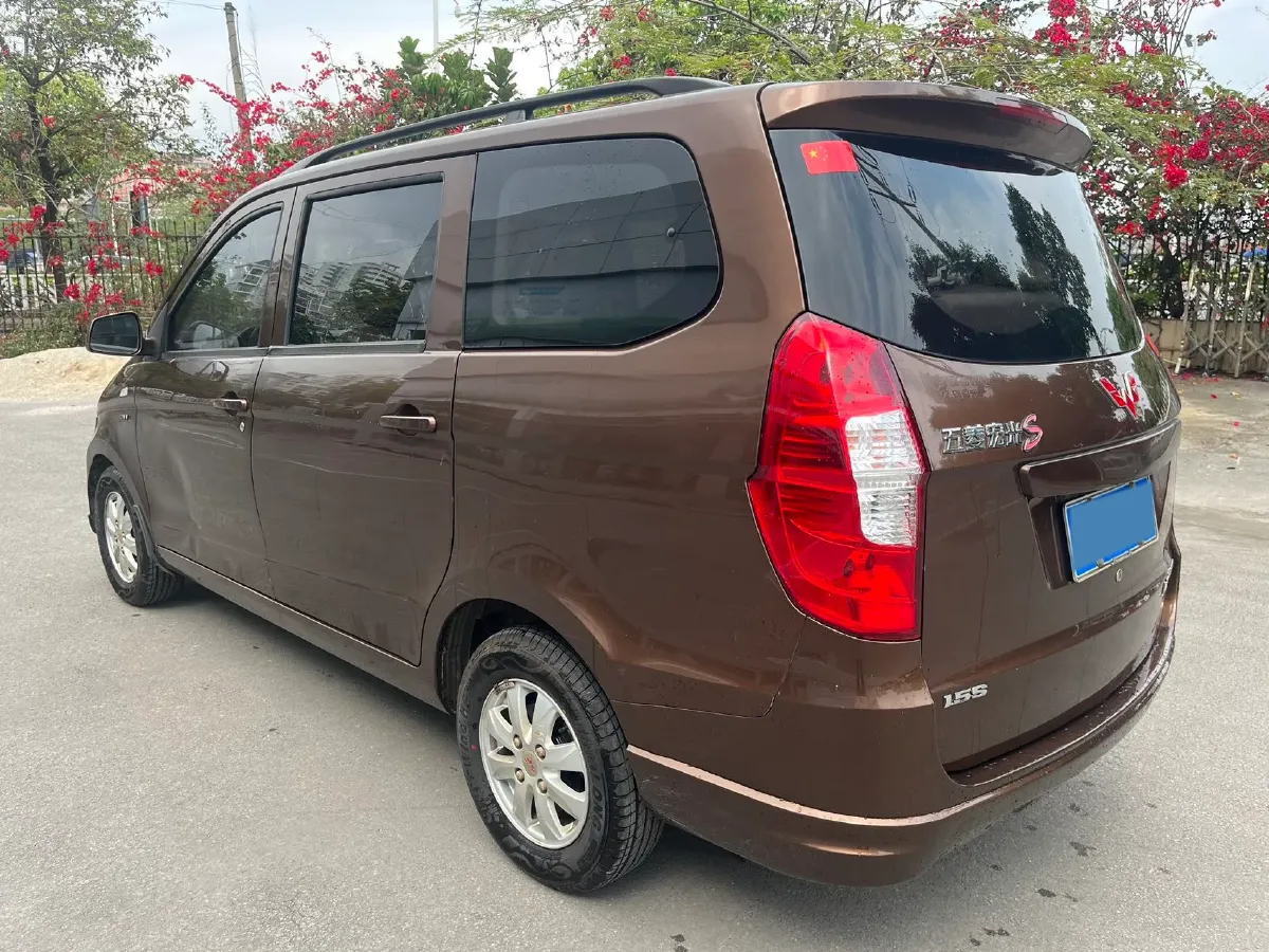 2016 WuLing HongGuang 1.5L 112HP L4 5MT,autocango,china used car exporter,china ev exporter,chinese used car exporter,chinese used ev exporter