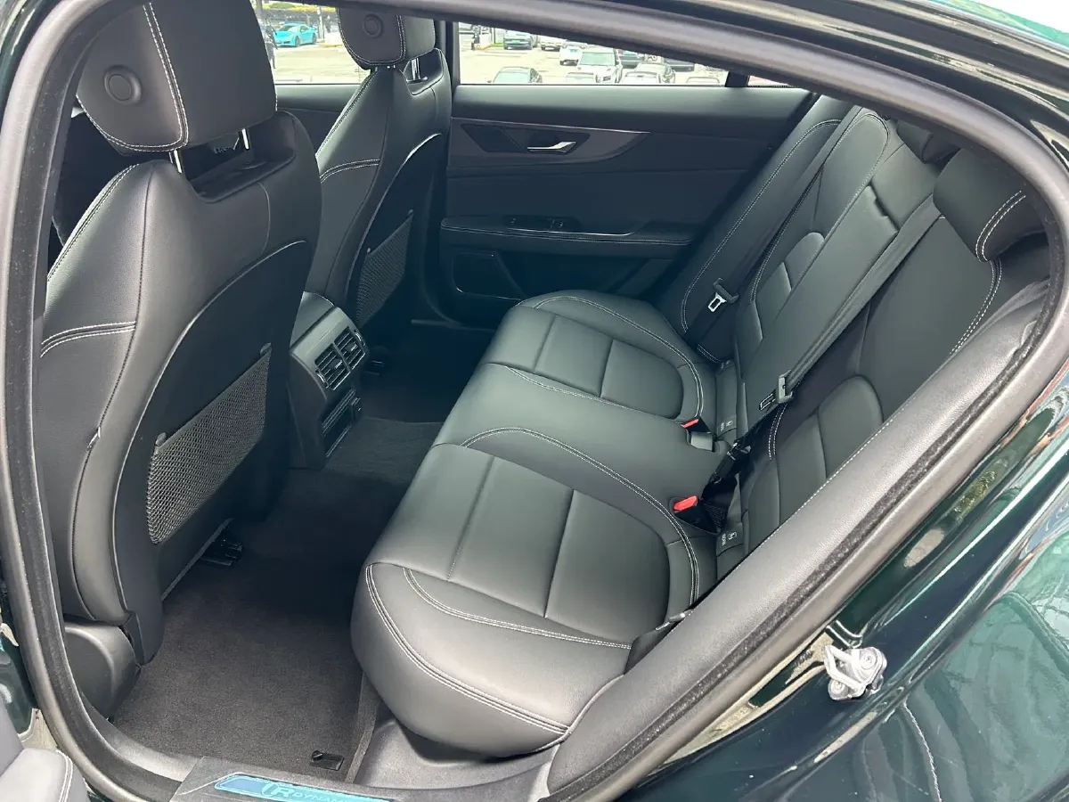 2023 Jaguar XEL 2.0T 250HP L4 8AT,autocango,china used car exporter,china ev exporter,chinese used car exporter,chinese used ev exporter