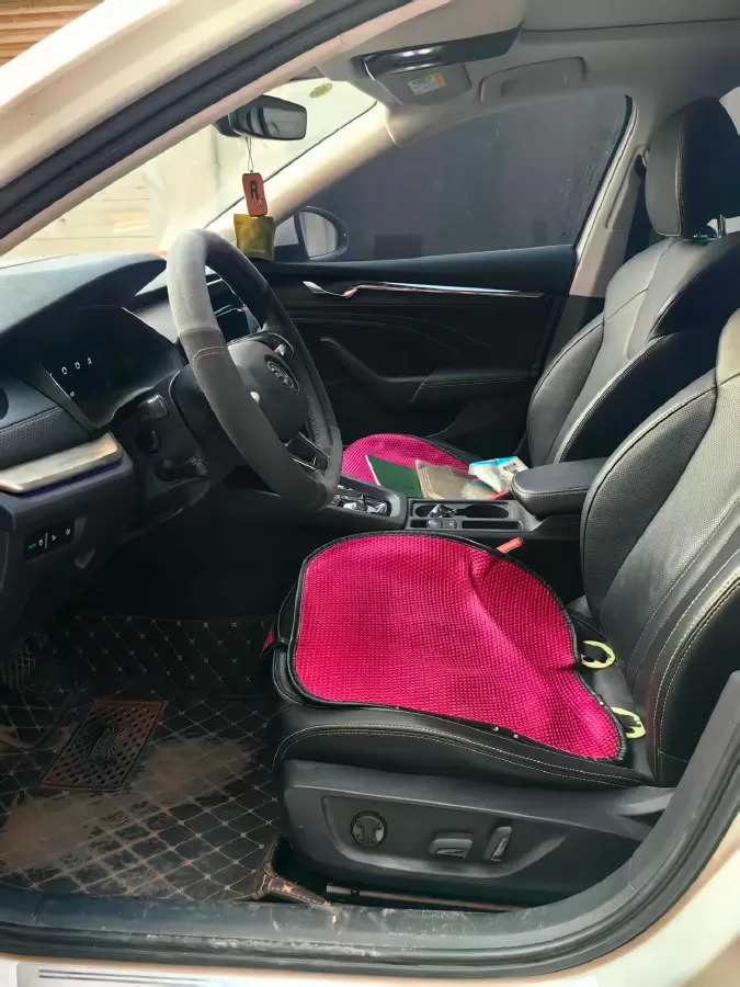 2022 Skoda Octavia 1.4T 150HP L4 7DCT,autocango,china used car exporter,china ev exporter,chinese used car exporter,chinese used ev exporter