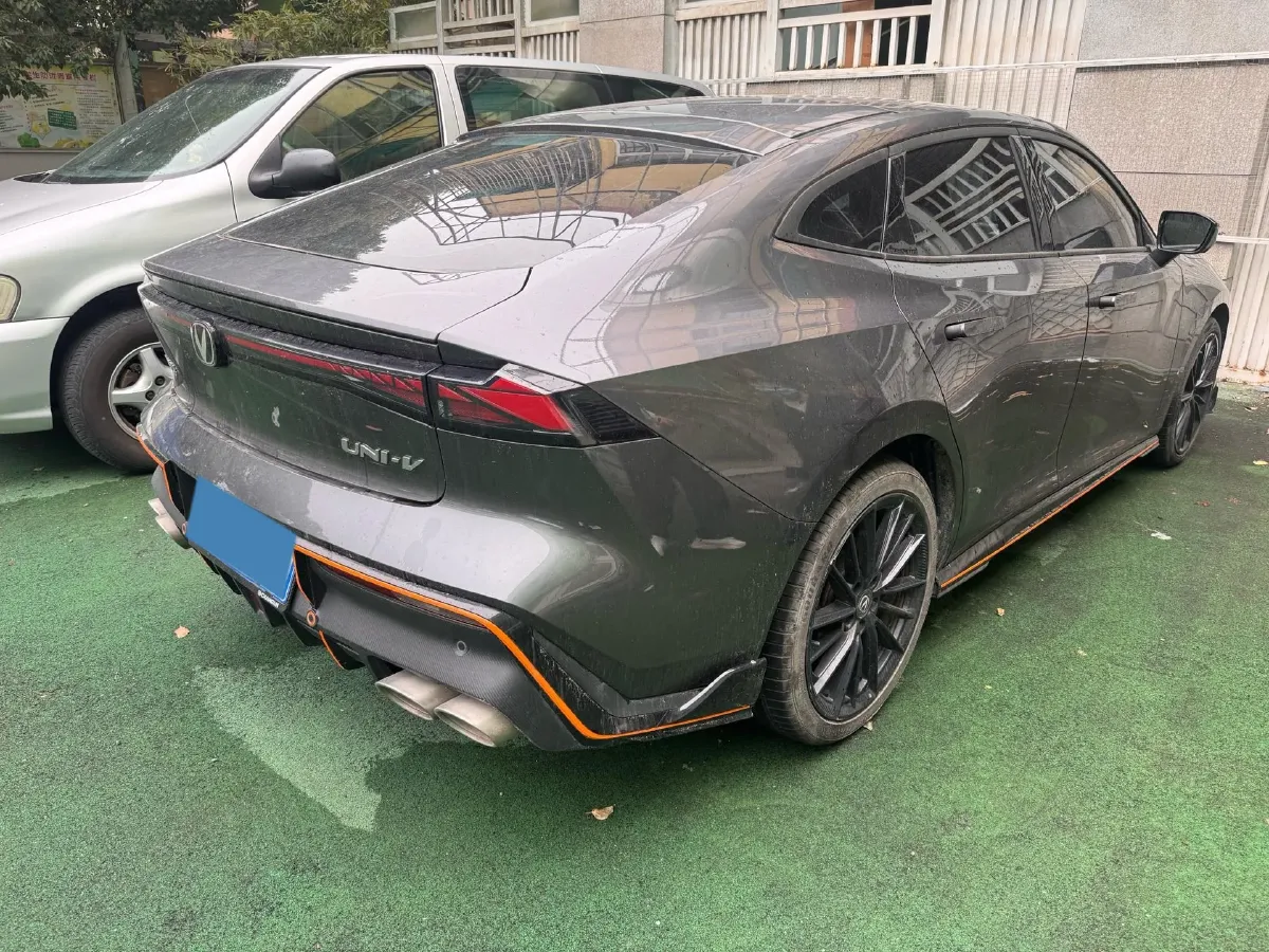 2023 ChangAn UNI-V 1.5T 188HP L4 7DCT,autocango,china used car exporter,china ev exporter,chinese used car exporter,chinese used ev exporter