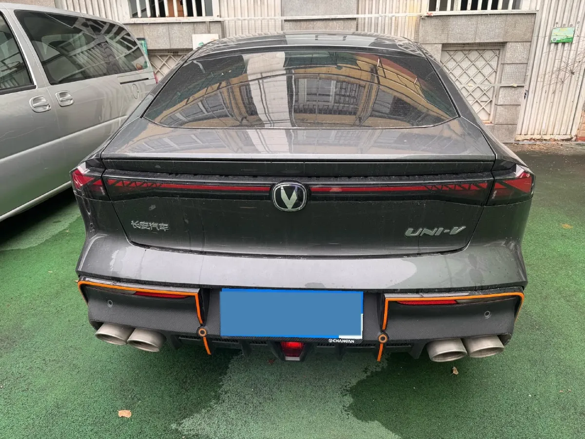 2023 ChangAn UNI-V 1.5T 188HP L4 7DCT,autocango,china used car exporter,china ev exporter,chinese used car exporter,chinese used ev exporter