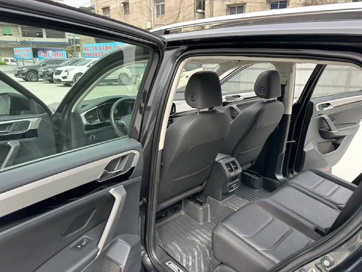 2021 Volkswagen Tayron 2.0T 186HP L4 7DCT,autocango,china used car exporter,china ev exporter,chinese used car exporter,chinese used ev exporter