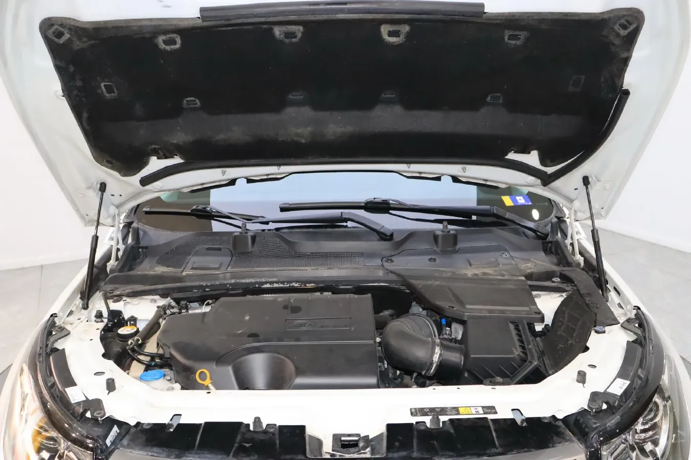 2018 Land Rover Discovery Sport 2.0T 241HP L4 9AT,autocango,china used car exporter,china ev exporter,chinese used car exporter,chinese used ev exporter