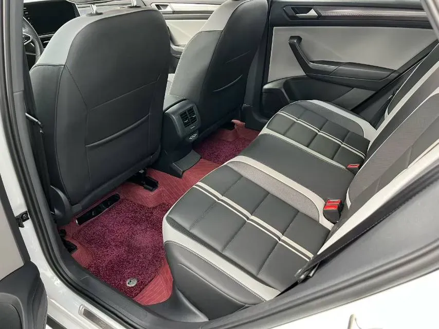 2024 Volkswagen T-Roc 1.4T 150HP L4 7DCT,autocango,china used car exporter,china ev exporter,chinese used car exporter,chinese used ev exporter