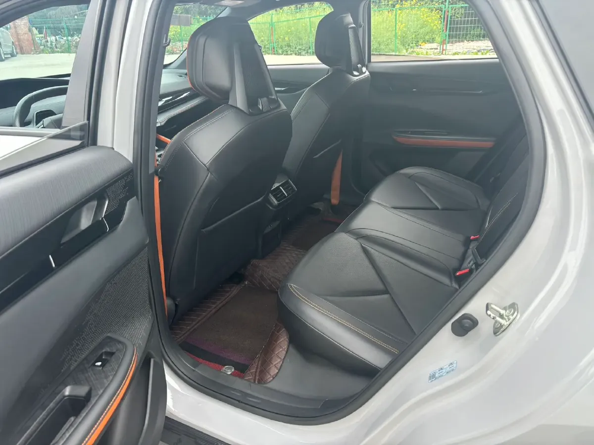 2022 ChangAn UNI-V 1.5T 188HP L4 7DCT,autocango,china used car exporter,china ev exporter,chinese used car exporter,chinese used ev exporter