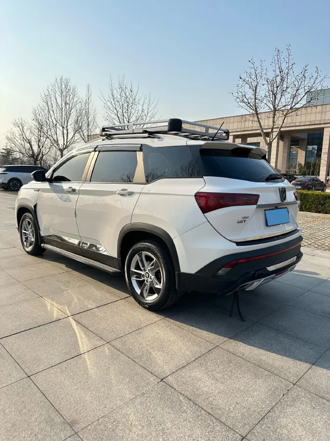 2018 BaoJun 530 1.5T 150HP L4 6MT,autocango,china used car exporter,china ev exporter,chinese used car exporter,chinese used ev exporter