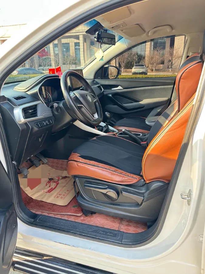 2018 BaoJun 530 1.5T 150HP L4 6MT,autocango,china used car exporter,china ev exporter,chinese used car exporter,chinese used ev exporter