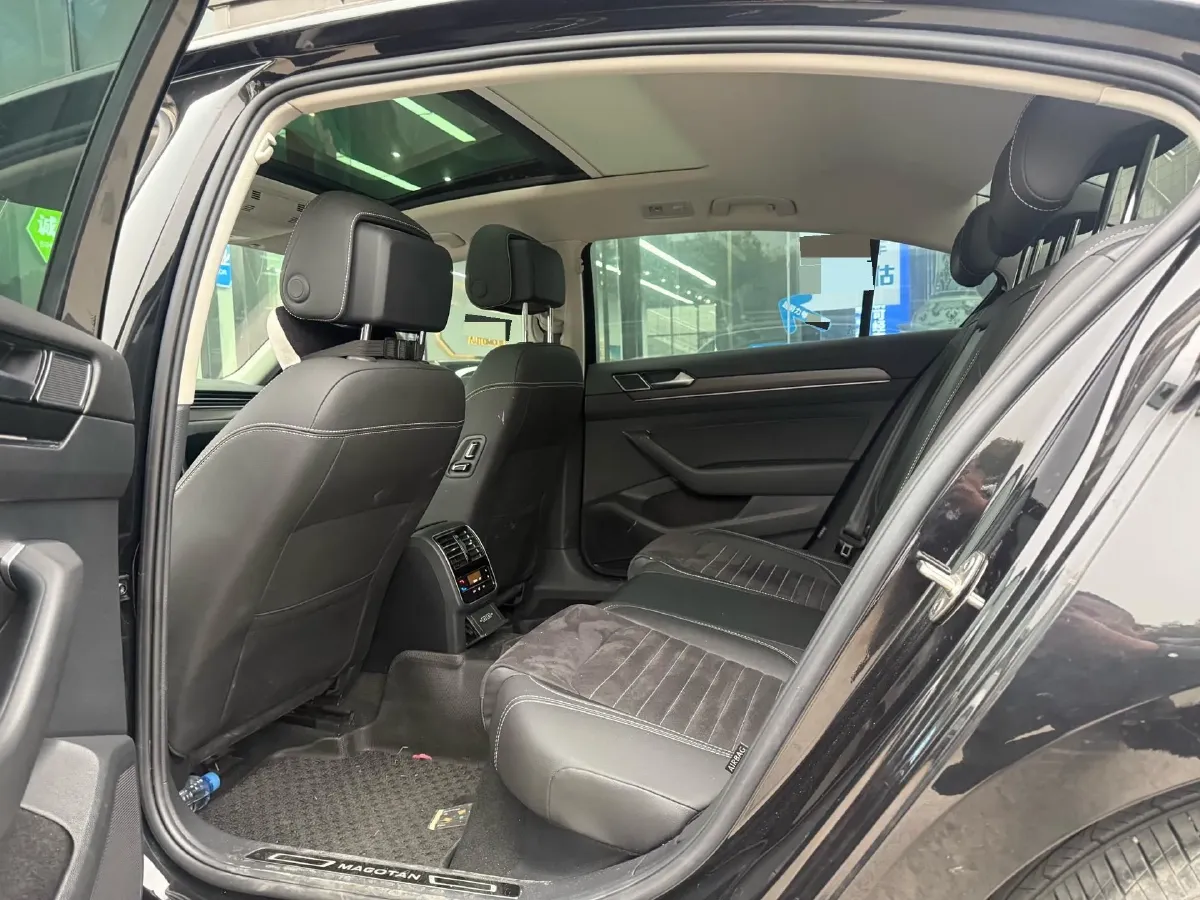 2020 Volkswagen Magotan 2.0T 186HP L4 7DCT,autocango,china used car exporter,china ev exporter,chinese used car exporter,chinese used ev exporter