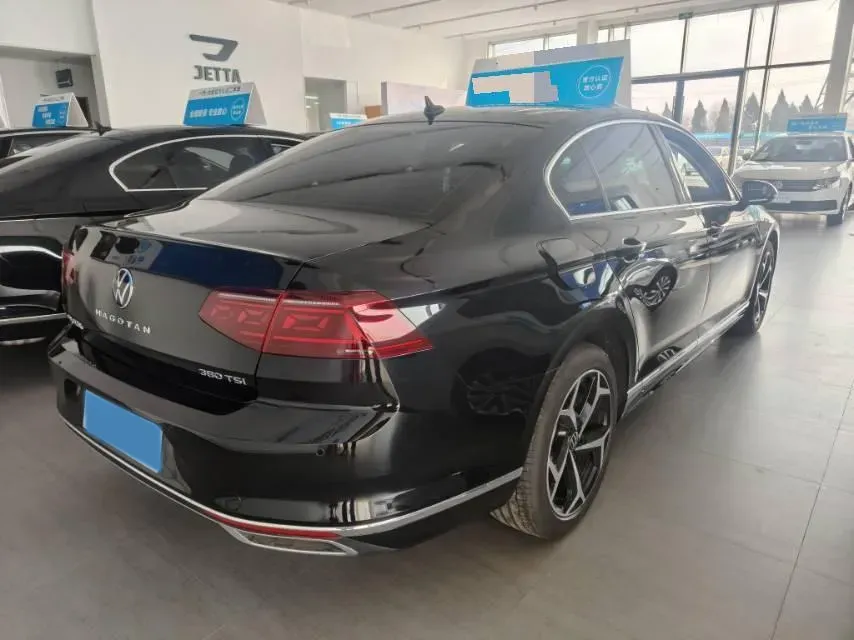 2026 Volkswagen Magotan 2.0T 220HP L4 7DCT,autocango,china used car exporter,china ev exporter,chinese used car exporter,chinese used ev exporter