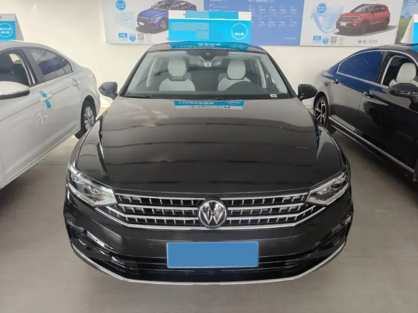 2026 Volkswagen Magotan 2.0T 220HP L4 7DCT,autocango,china used car exporter,china ev exporter,chinese used car exporter,chinese used ev exporter