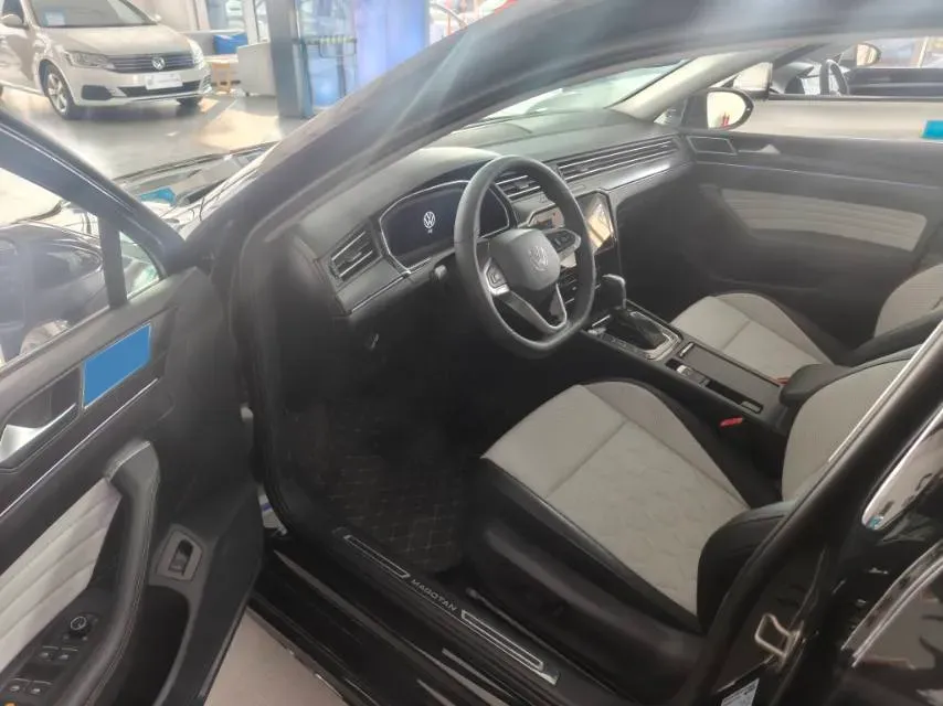 2026 Volkswagen Magotan 2.0T 220HP L4 7DCT,autocango,china used car exporter,china ev exporter,chinese used car exporter,chinese used ev exporter