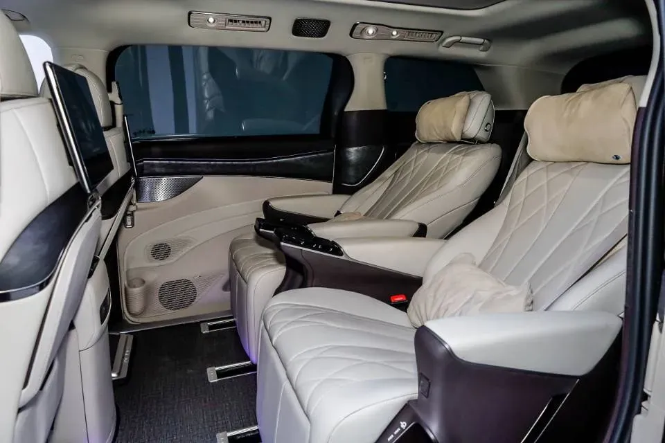 2025 Denza D9 1.5T 156HP L4 E-CVT PHEV 40KWH,autocango,china used car exporter,china ev exporter,chinese used car exporter,chinese used ev exporter