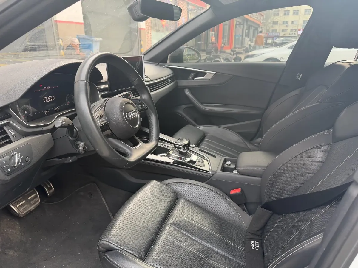 2023 Audi A4L 2.0T 190HP L4 7DCT,autocango,china used car exporter,china ev exporter,chinese used car exporter,chinese used ev exporter