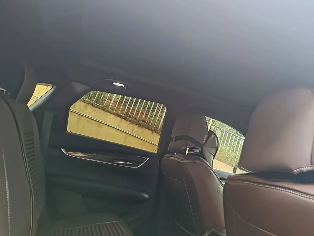 2023 Cadillac XT5 2.0T 237HP L4 9AT,autocango,china used car exporter,china ev exporter,chinese used car exporter,chinese used ev exporter