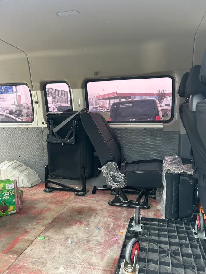 2021 MAXUS XinTu V80 2.0T 139HP L4 6MT,autocango,china used car exporter,china ev exporter,chinese used car exporter,chinese used ev exporter