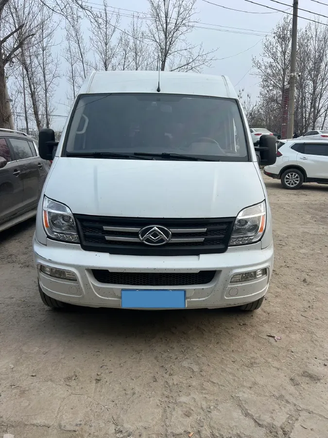 2021 MAXUS XinTu V80 2.0T 139HP L4 6MT,autocango,china used car exporter,china ev exporter,chinese used car exporter,chinese used ev exporter