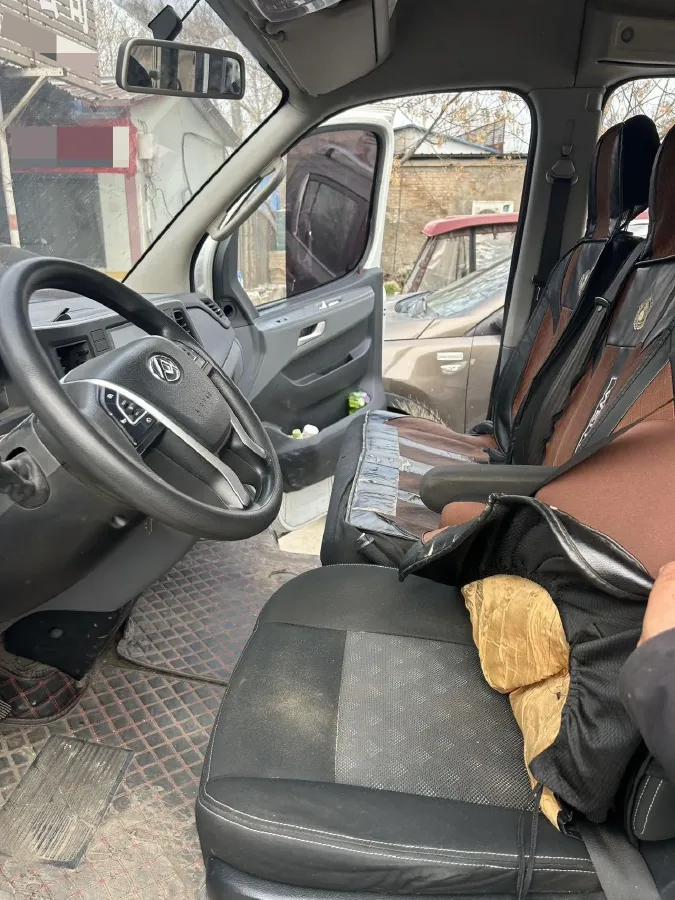 2021 MAXUS XinTu V80 2.0T 139HP L4 6MT,autocango,china used car exporter,china ev exporter,chinese used car exporter,chinese used ev exporter