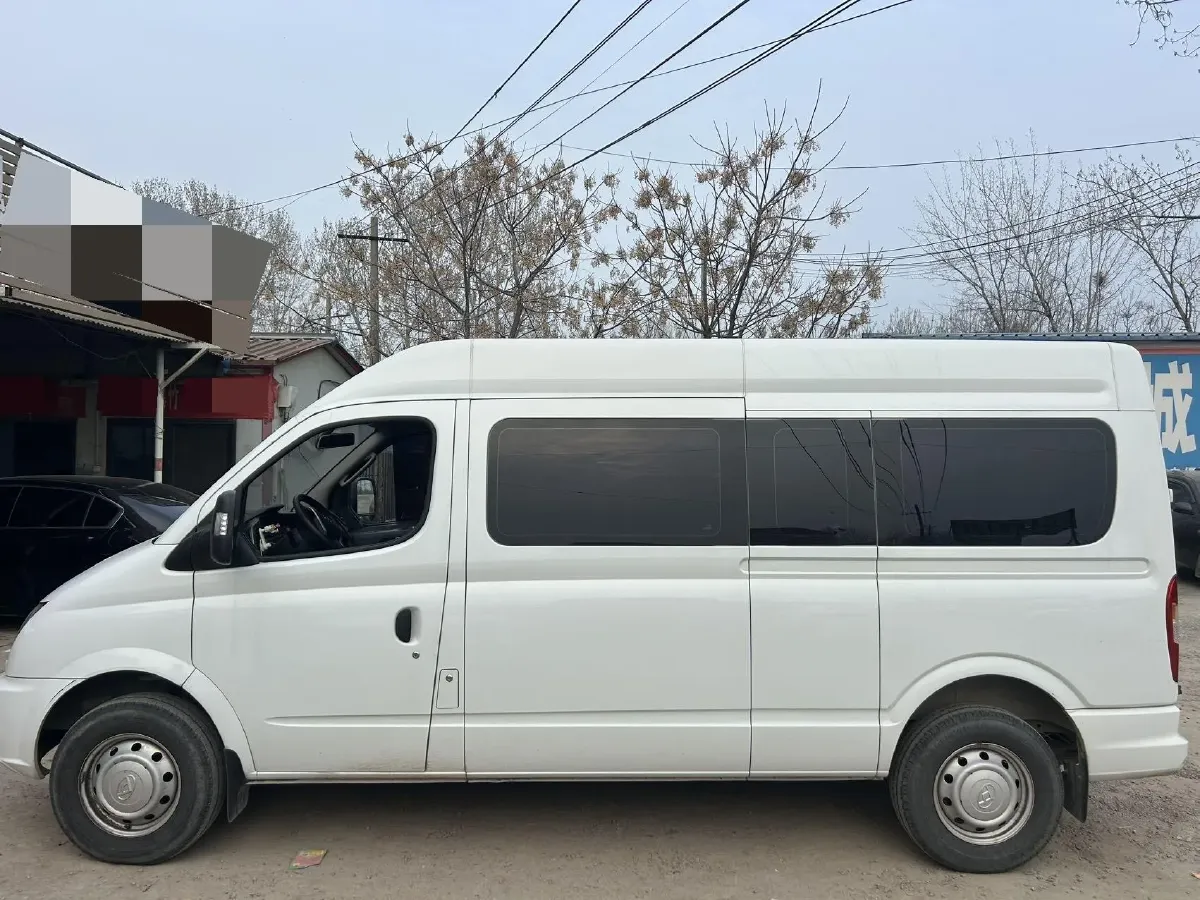 2021 MAXUS XinTu V80 2.0T 139HP L4 6MT,autocango,china used car exporter,china ev exporter,chinese used car exporter,chinese used ev exporter