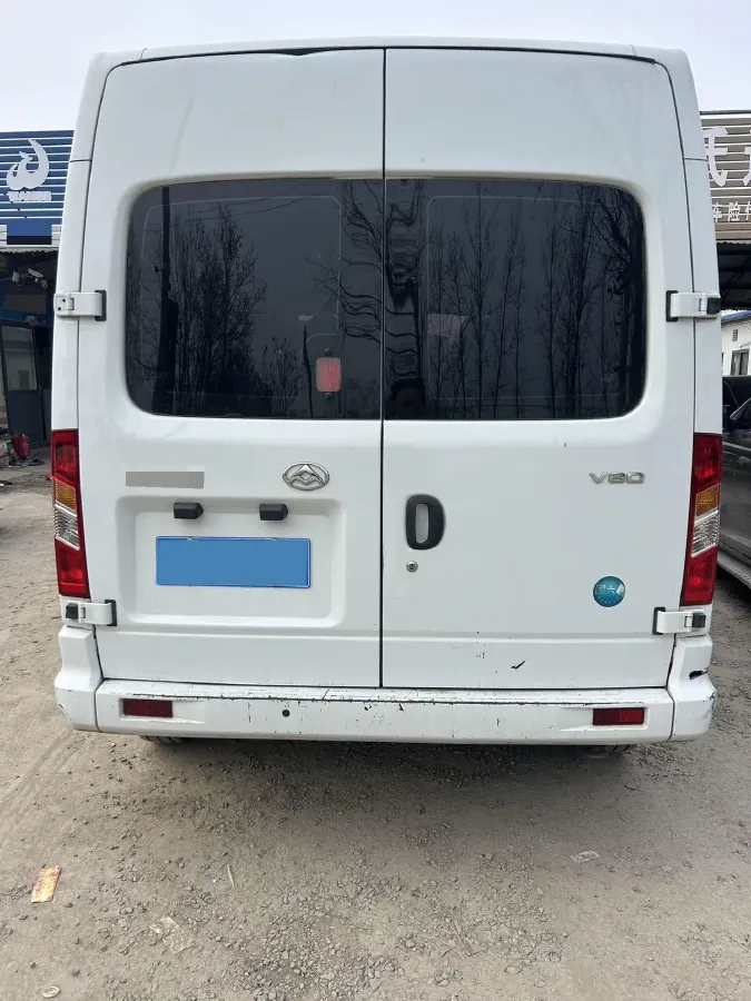 2021 MAXUS XinTu V80 2.0T 139HP L4 6MT,autocango,china used car exporter,china ev exporter,chinese used car exporter,chinese used ev exporter